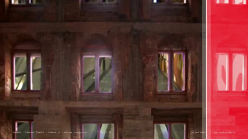 Kapitel II Die Vorstadt: Fassade mit leuchtenden Fenstern, rechts die rote Negativseite, grünes Kubin-Zitat
