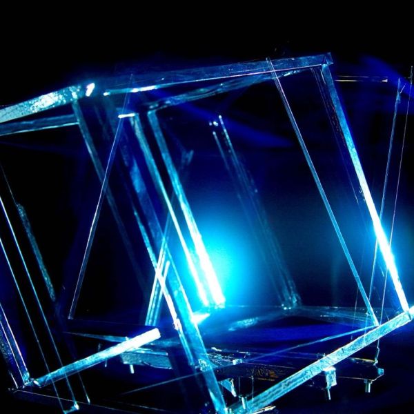 Rotation im UV-Licht — RAUM 11, Markus Wintersberger 2011/2012