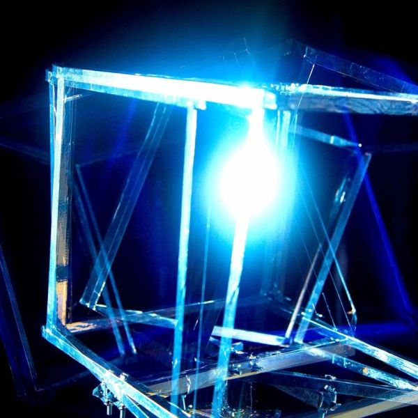 Rotation im UV-Licht — RAUM 11, Markus Wintersberger 2011/2012