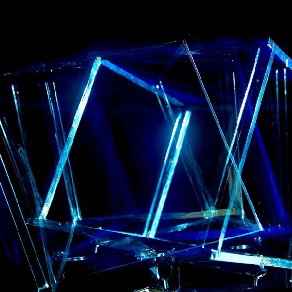 Rotation im UV-Licht — RAUM 11, Markus Wintersberger 2011/2012