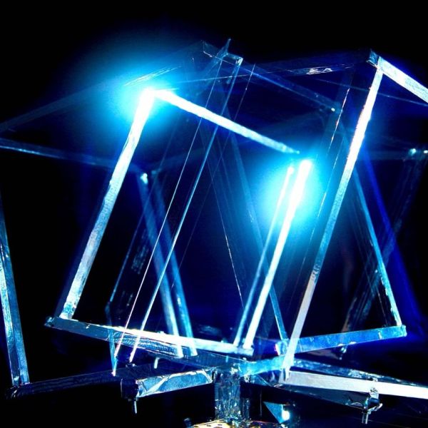 Rotation im UV-Licht — RAUM 11, Markus Wintersberger 2011/2012