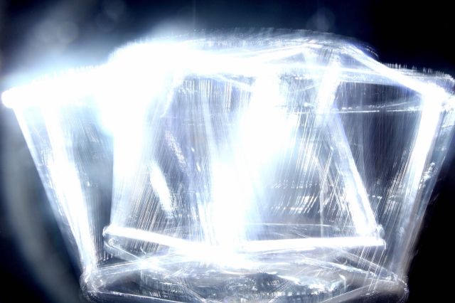 Lichtspur · Rotation im Blitzlicht — RAUM 11, Markus Wintersberger 2011/2012