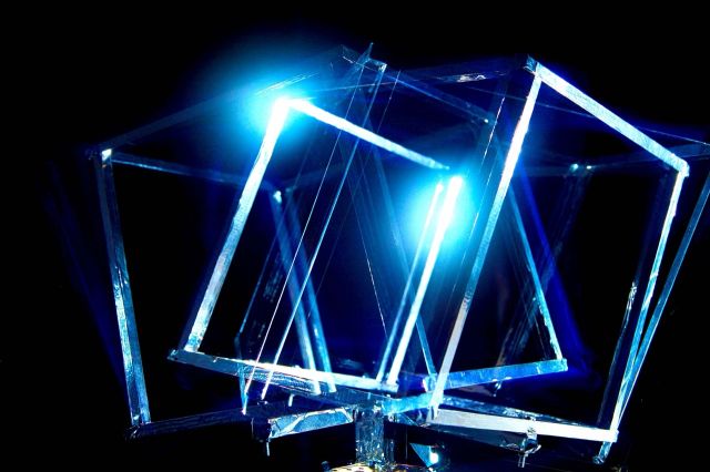 Rotation im UV-Licht — RAUM 11, Markus Wintersberger 2011/2012