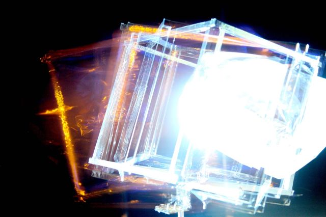 Lichtspur · Rotation im Blitzlicht — RAUM 11, Markus Wintersberger 2011/2012